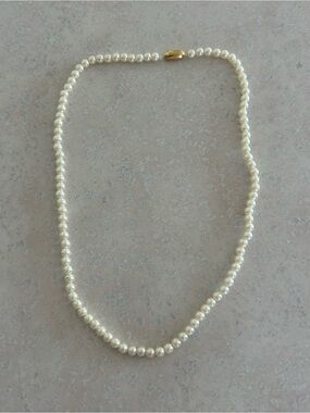 Pearl Necklace with Gold Clasp - Cream